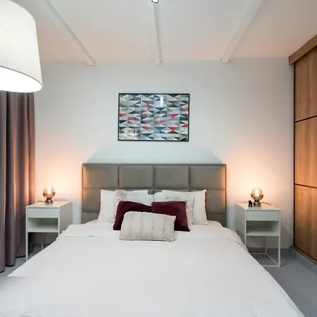 Industrial Cozy In Piata Amzei * Βουκουρέστι