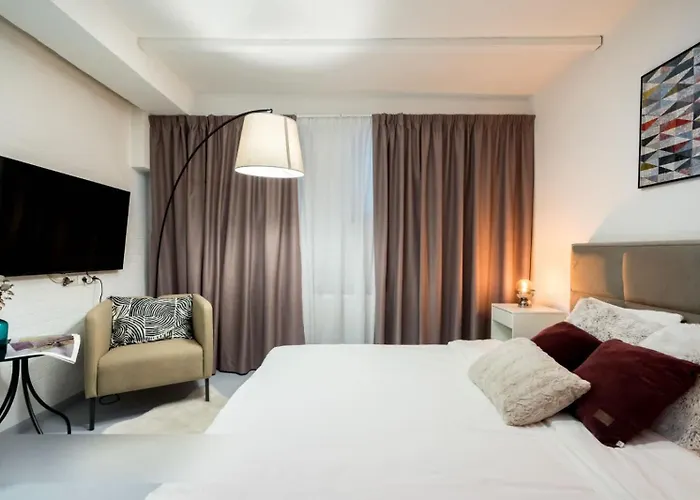 Industrial Cozy In Piata Amzei Apartament